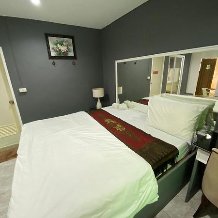 Kacha Resort Bangkok Extérieur photo