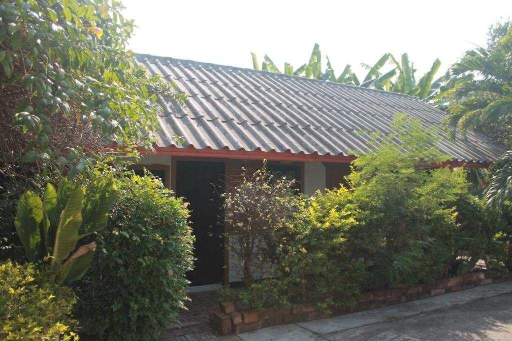 Kacha Resort Bangkok Extérieur photo