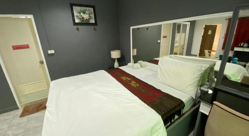 Kacha Resort Bangkok Extérieur photo